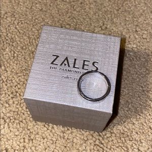A sterling silver ring! Unisex